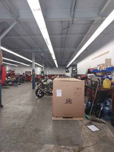 More Photos Of 2070 Jericho Tpke, New Hyde Park Auto Repair For Sale
