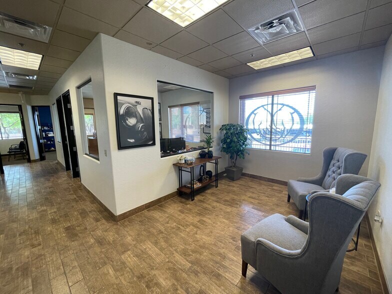 More Photos Of 10565 N 114th St, Scottsdale Office For Lease