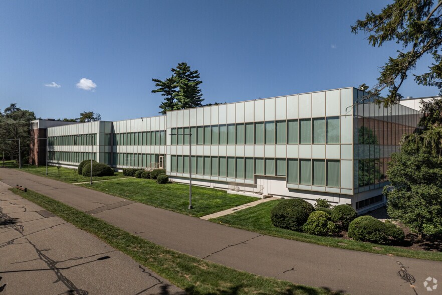 More Photos Of 120 Long Ridge Rd, Stamford Office For Lease