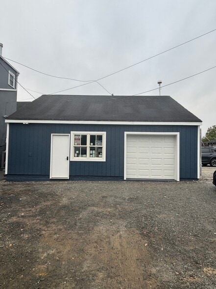 Primary Photo Of 734 W Nyack Rd, West Nyack Showroom For Lease