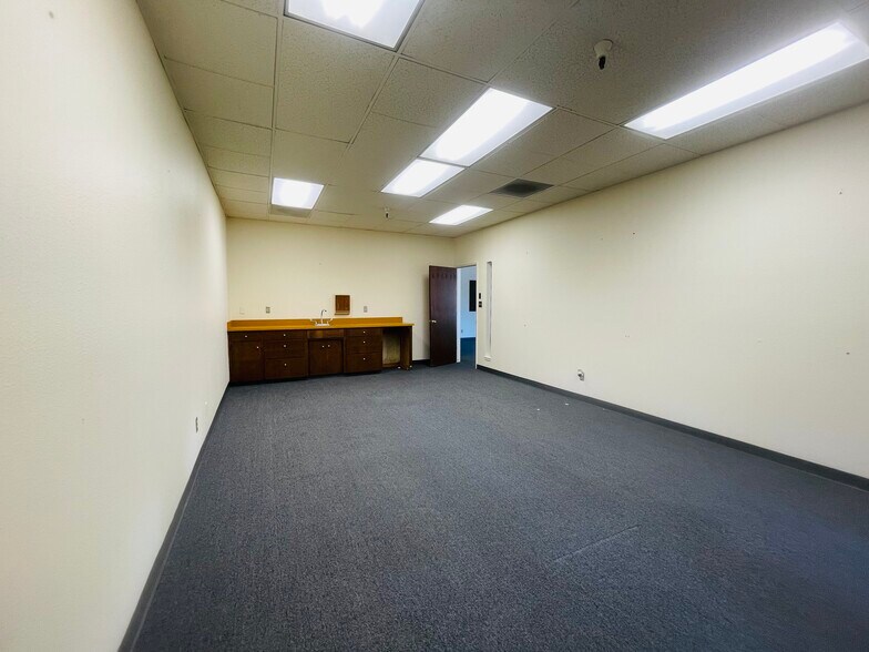 More Photos Of 2607 N Wigwam Dr, Stockton Office For Lease