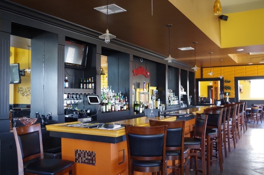 More Photos Of 105 Willis St, Leander Restaurant For Sale