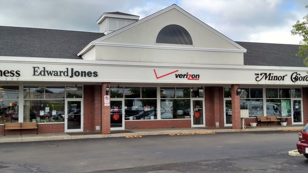 More Photos Of 220 Great Rd, Littleton Storefront For Lease