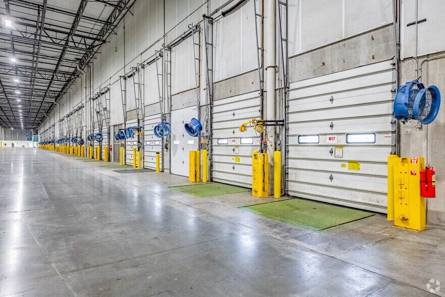 More Photos Of 1405 Worldwide Blvd, Hebron Warehouse For Lease