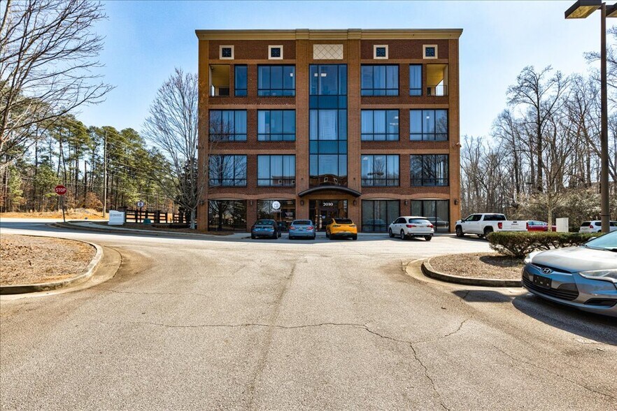 More Photos Of 2030 Avalon Pky, McDonough Office For Sale