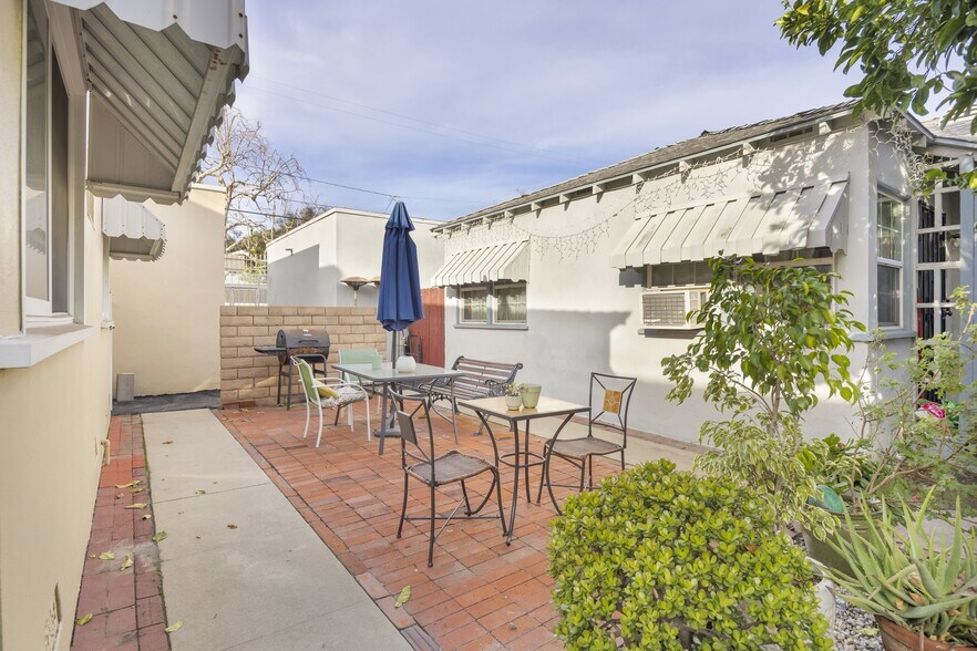 More Photos Of 11675 Magnolia Blvd, North Hollywood Apartments For Sale