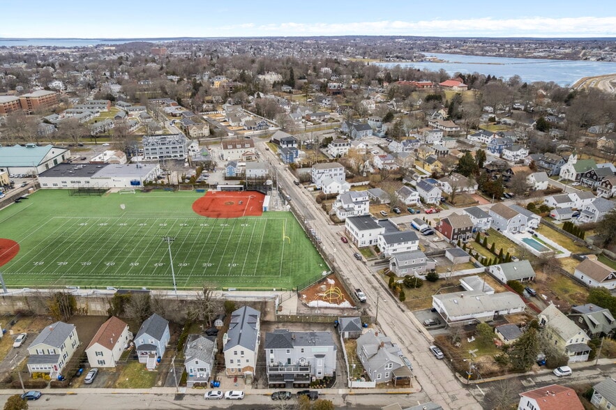 More Photos Of 28 Weaver Ave, Newport Hospitality For Sale