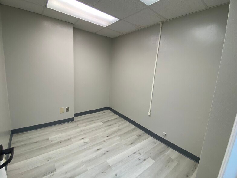 More Photos Of 1401 Applewood Dr, Dalton Medical For Lease