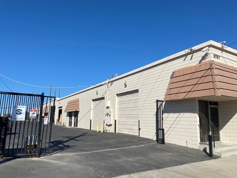 More Photos Of 9767 Glenoaks Blvd, Sun Valley Warehouse For Lease
