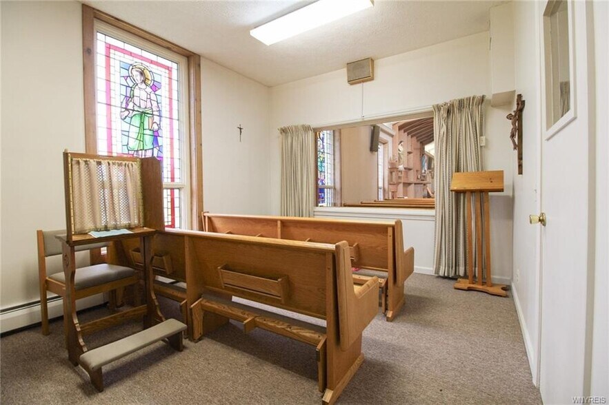 More Photos Of 16789 Kenmore Rd, Kendall Office For Sale