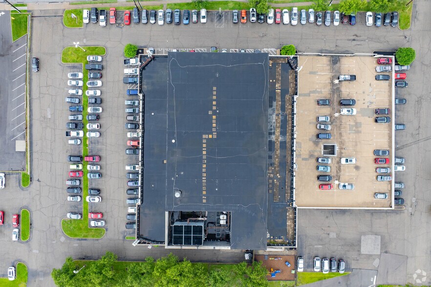 More Photos Of 7162 Reading Rd, Cincinnati Medical For Lease