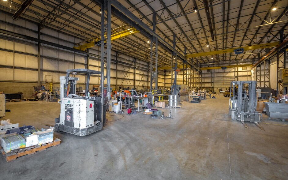 More Photos Of 29781 Fraser Hwy, Abbotsford Warehouse For Lease