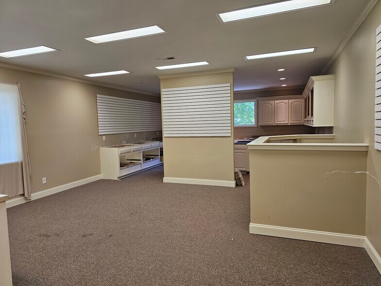 More Photos Of 301 Ramblin Rd, West Columbia Office For Sale
