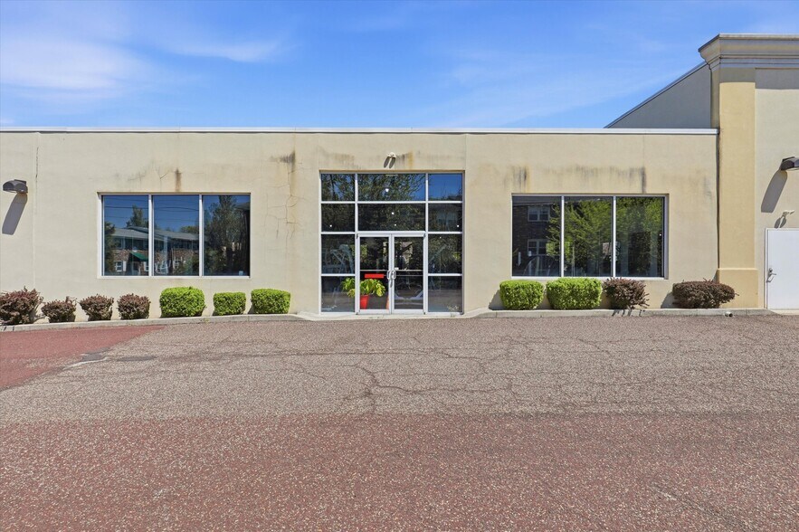 More Photos Of 611 S Broad St, Lansdale Health Club For Sale