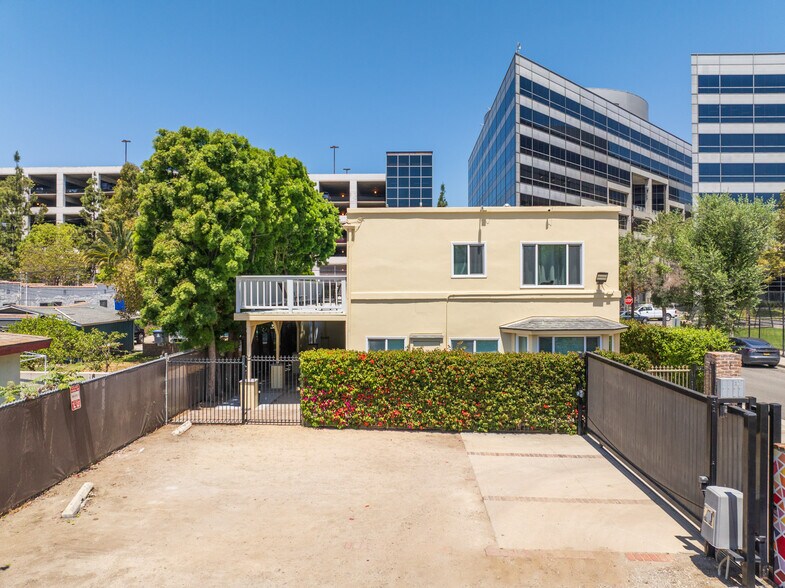 More Photos Of 208 Olive st, Santa Ana Multifamily For Sale