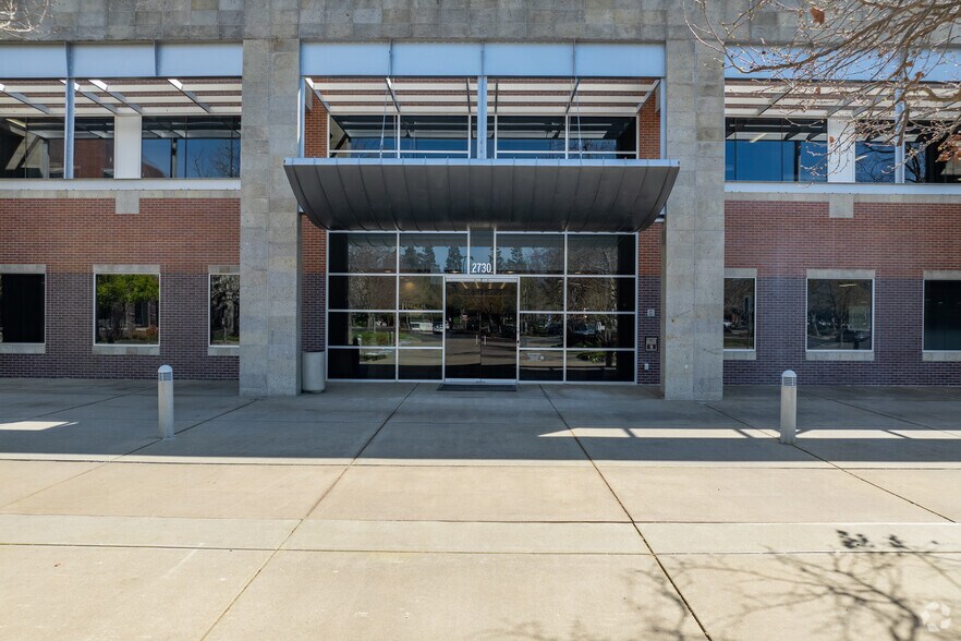 More Photos Of 2730 Gateway Oaks Dr, Sacramento Office For Lease