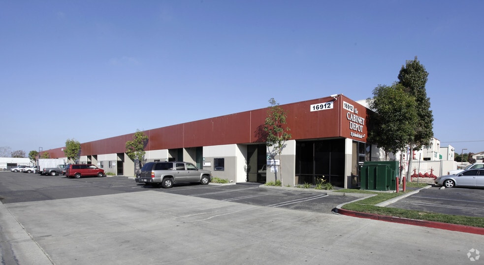 More Photos Of 16932 Gothard St, Huntington Beach Unknown For Lease