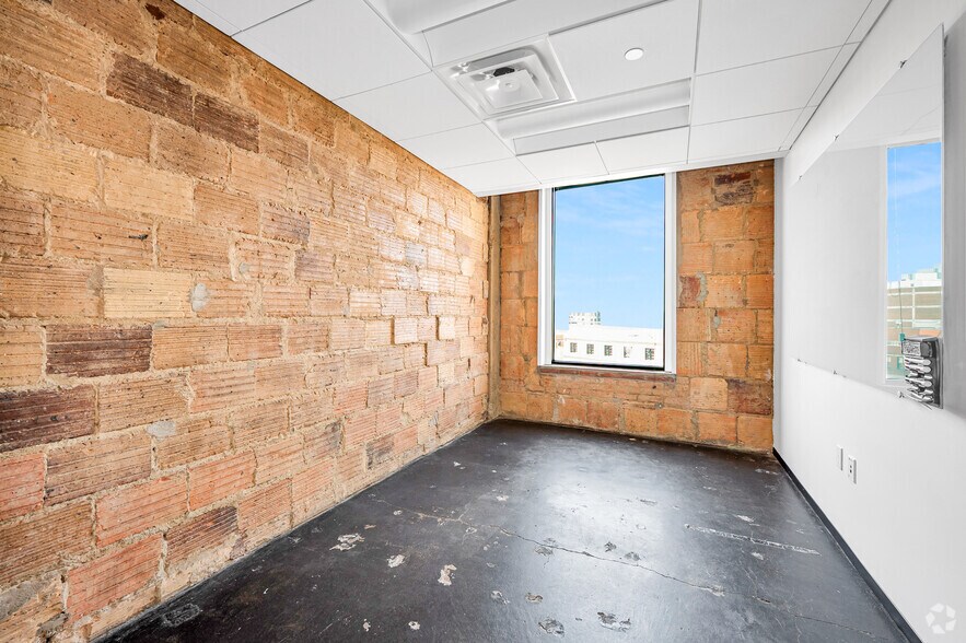 More Photos Of 1801 N Lamar St, Dallas Loft Creative Space For Lease