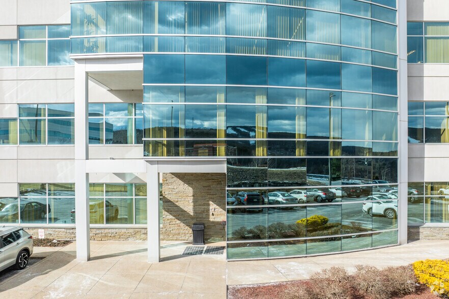 More Photos Of 54 Glenmaura National Blvd, Moosic Medical For Lease