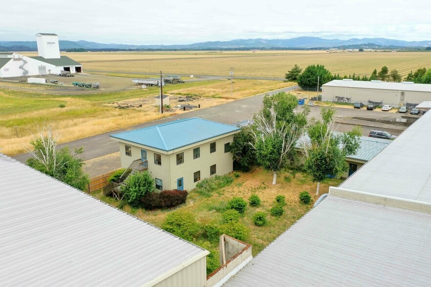 More Photos Of 27630 Llewellyn Rd, Corvallis Distribution For Lease