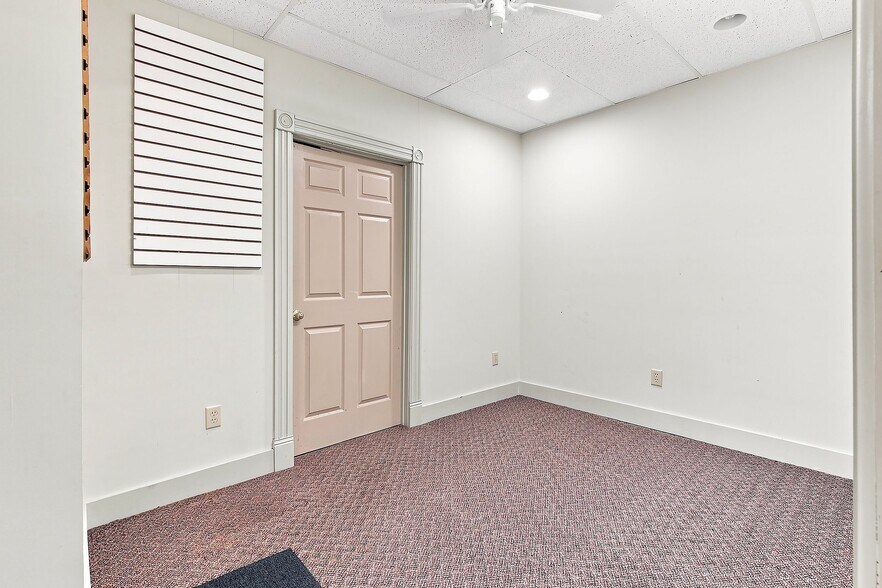 More Photos Of 422-440 Main St, Avon By The Sea Storefront Retail Residential For Lease