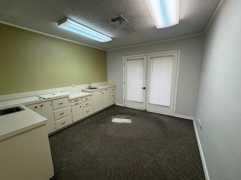 More Photos Of 2816 Armand St, Monroe Medical For Lease