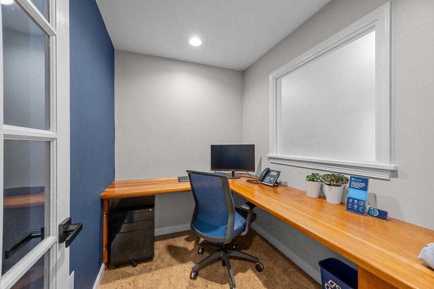 More Photos Of 29 West Rd, Orleans Office For Sale