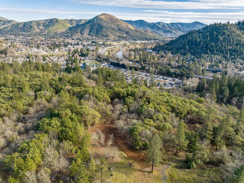 More Photos Of 0 Foothill blvd, Rogue River Land For Sale