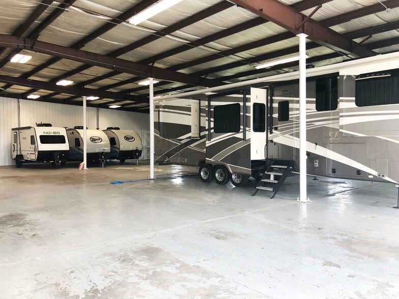 More Photos Of 348 River St, Coopersville Showroom For Lease