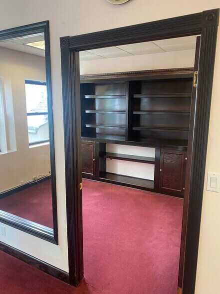 More Photos Of 21701 Merrick Blvd, Springfield Gardens Storefront Retail Office For Lease