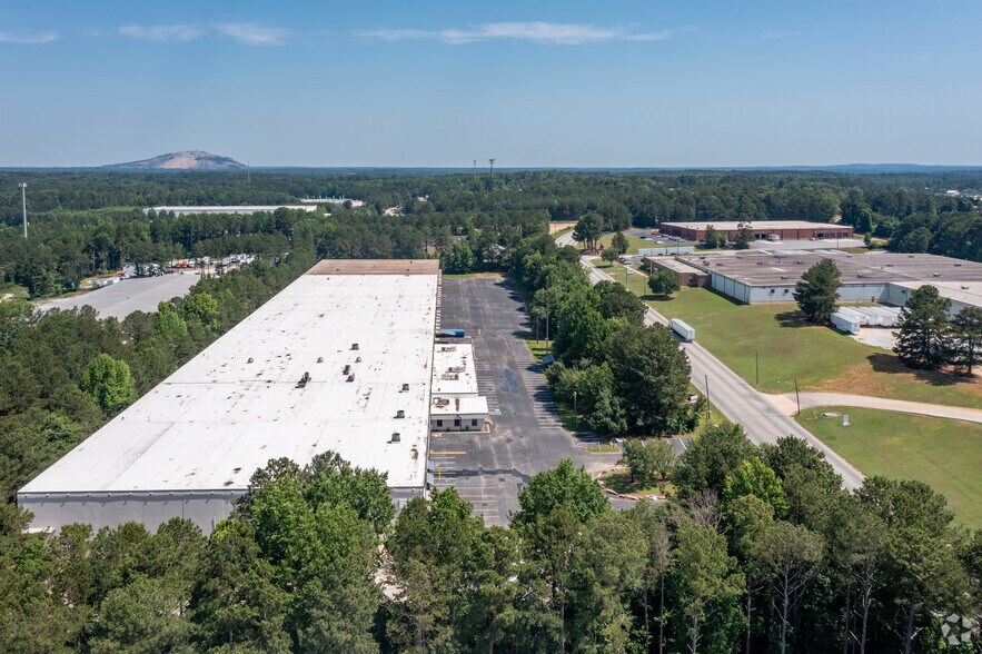 More Photos Of 1995 Lithonia Industrial Blvd, Lithonia Warehouse For Lease