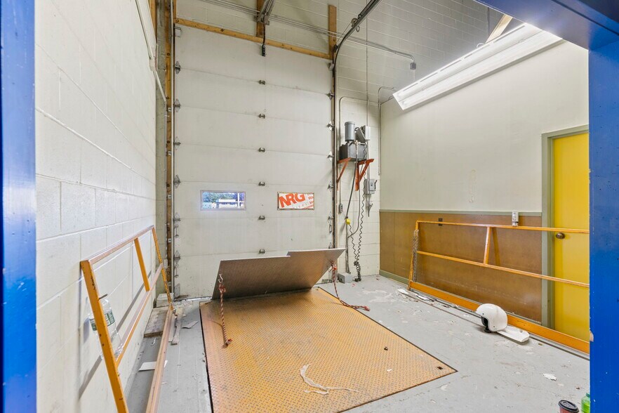 More Photos Of 777-785 Main St, Lewiston Warehouse For Lease