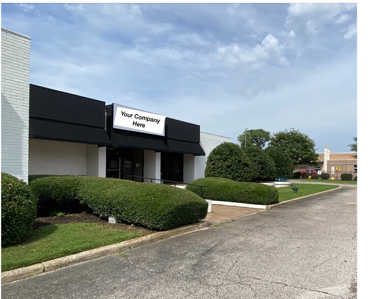 More Photos Of 4008 University Dr, Huntsville Bank For Sale