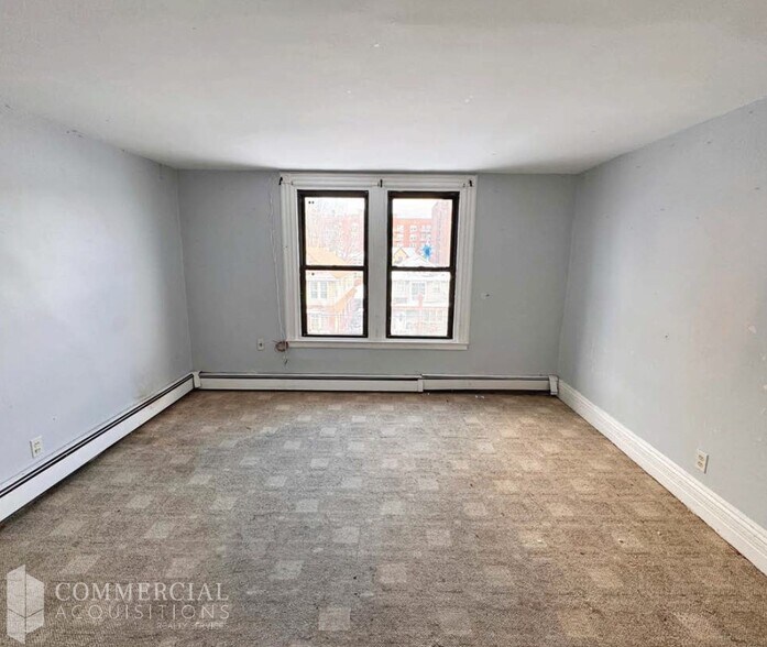 More Photos Of 1718 E 17th St, Brooklyn Office Residential For Lease