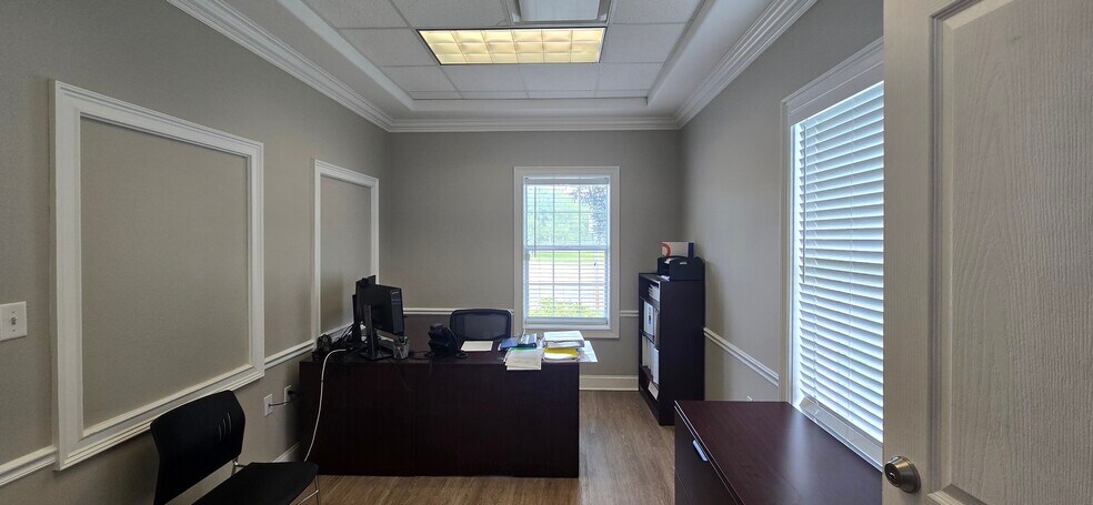 More Photos Of 1307-1309 Providence Rd, Brandon Office For Lease