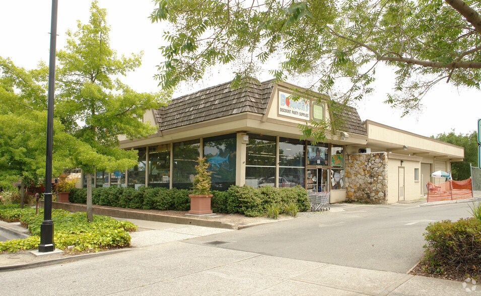 More Photos Of 3483 Mt Diablo Blvd, Lafayette Storefront For Sale