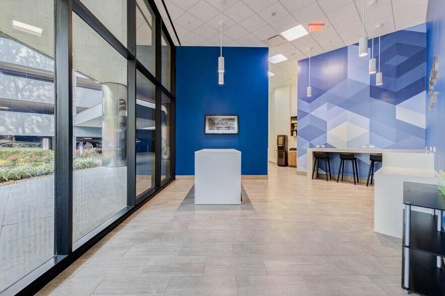 More Photos Of 1800 Bering Dr, Houston Office For Lease