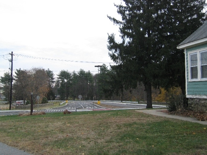 More Photos Of 75 Main St, Medway Unknown For Lease