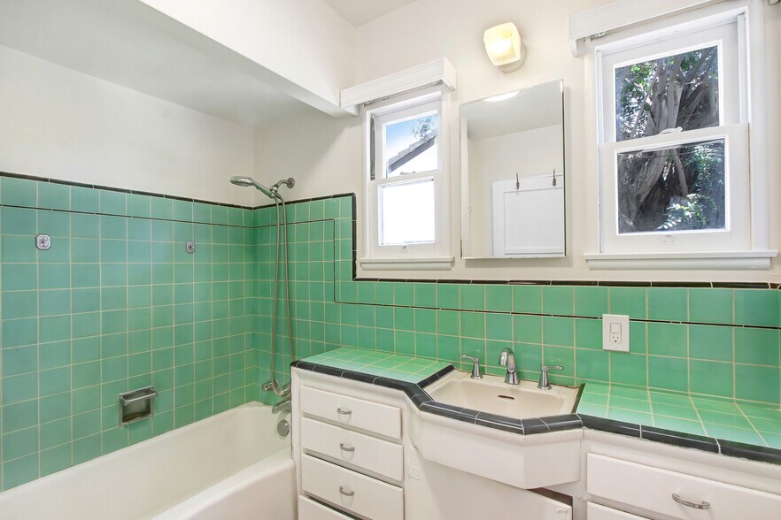 More Photos Of 3879 Dykes Ln, Riverside Apartments For Sale