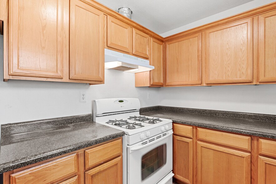 More Photos Of 5200 Doniphan Dr, El Paso Bar For Sale