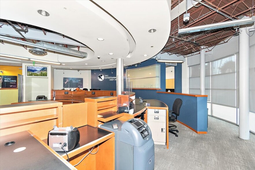 More Photos Of 2520 W Olive Ave, Burbank Medical For Lease