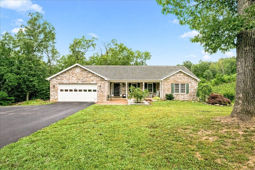 More Photos Of 1309 Redland Rd, Cross Junction Winery Vineyard For Sale