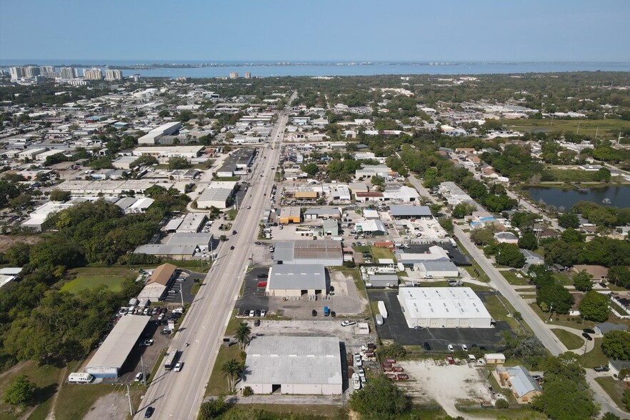 Primary Photo Of 2451 17th St, Sarasota Showroom For Sale