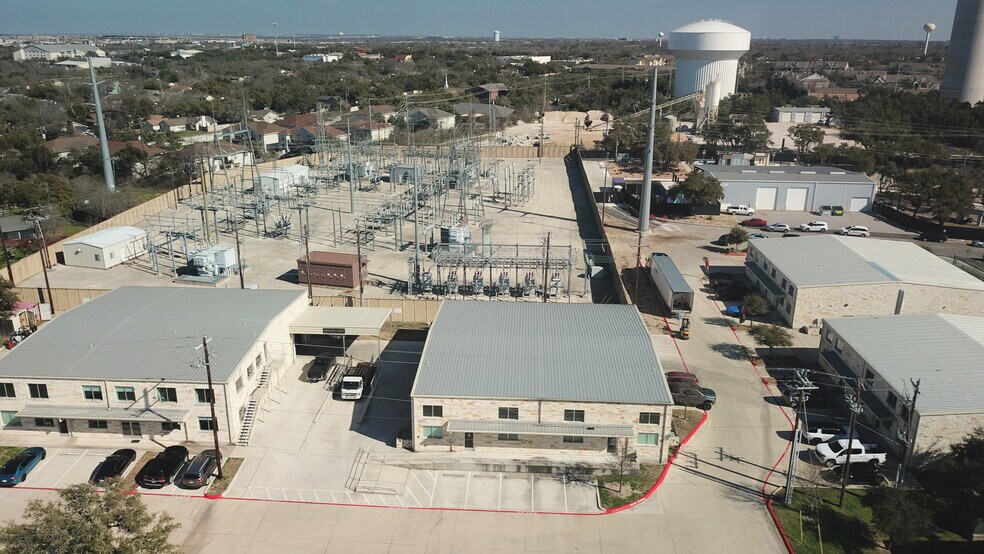 More Photos Of 2000 Windy Ter, Cedar Park Flex For Sale