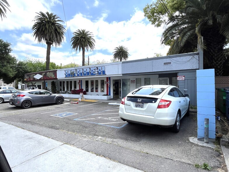 More Photos Of 1422 28th St, Sacramento Storefront Retail Office For Lease