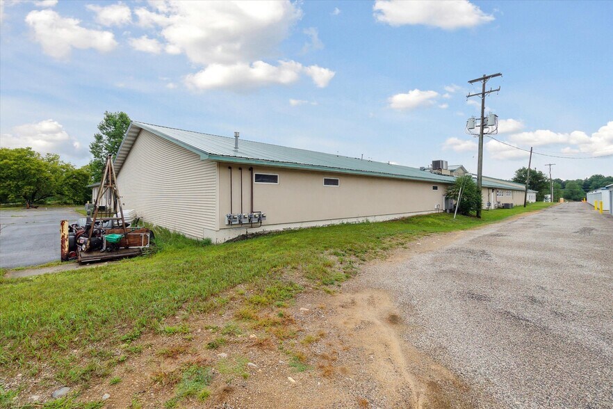 More Photos Of 1380 E Main St, Edmore Assisted Living For Sale