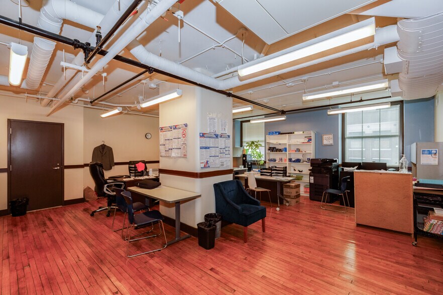 More Photos Of 906 S Homan Ave, Chicago Loft Creative Space For Lease