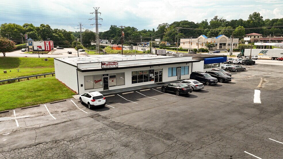 More Photos Of 114 Fleming St, Laurens Storefront For Lease