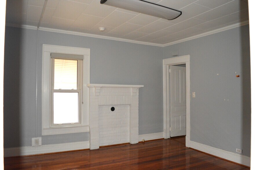 More Photos Of 579 West St, Pittsboro Office For Lease