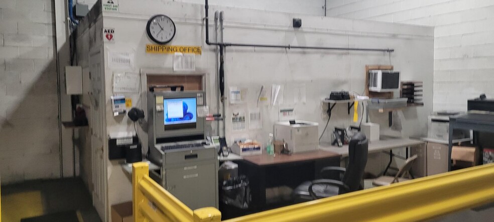 More Photos Of 190 Walnut Ln, Pottsville Warehouse For Lease